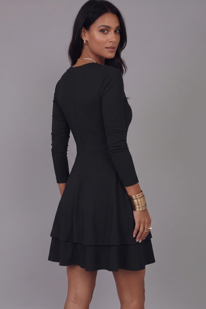 Ailey | Mini-robe à col en V pour femme – Manches longues, jupe évasée à volants