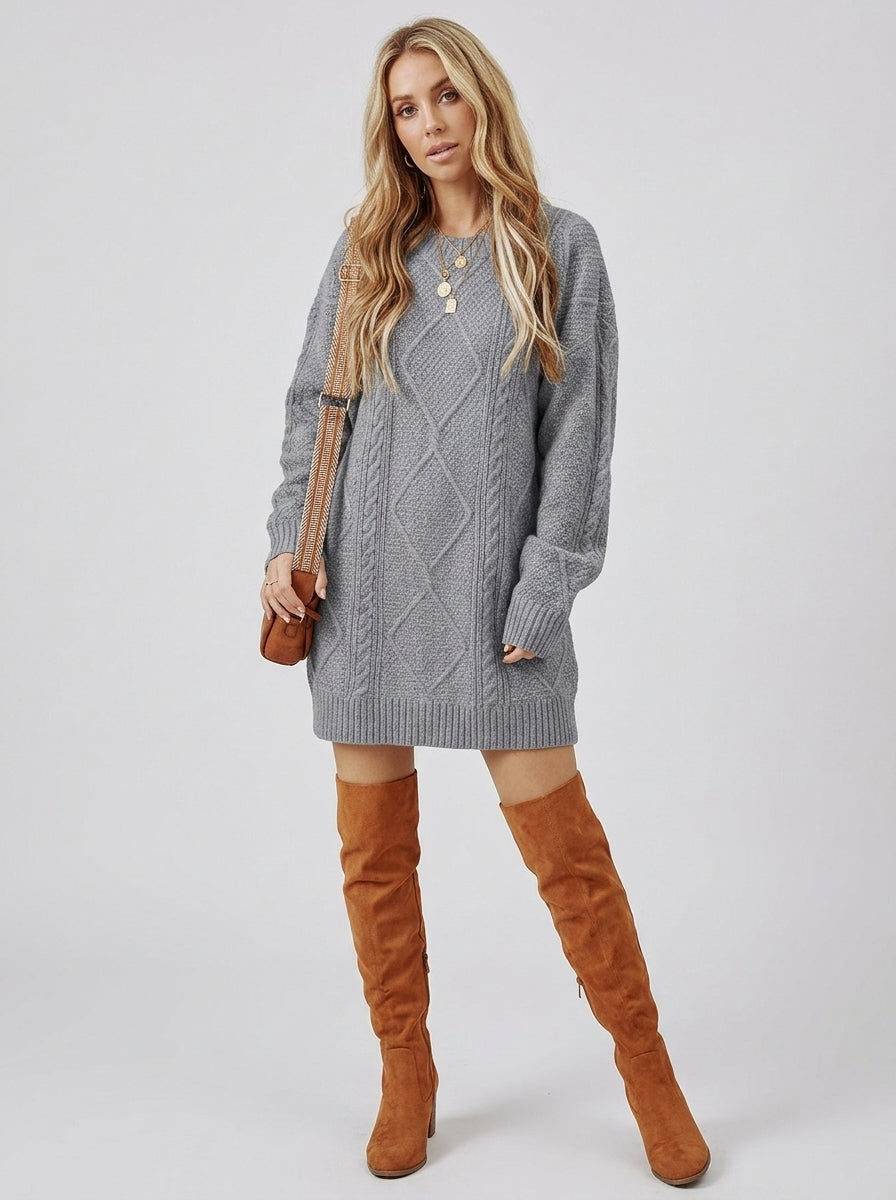 Orianne | Robe-pull pour femme en maille torsadée grise – col rond, épaules tombantes