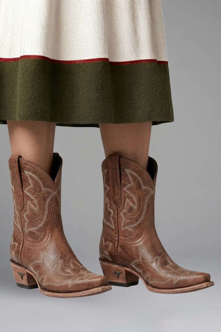 Aramelle | Bottines brodées pour femme, style décontracté inspiré de l’Ouest