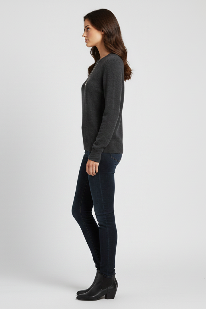 Elaria | Pull en maille pour femme – Col rond, manches longues, poignets et ourlet côtelés
